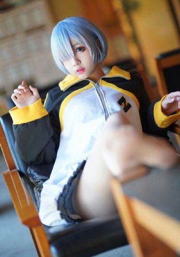荒淫少妇完整版在线播放_午夜在线观看完整版